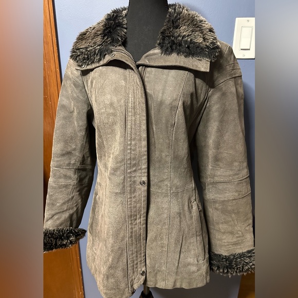 Danier Jackets & Blazers - Danier Woman’s Leather Winter Jacket